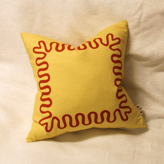 Pillow / Meander / Butter
