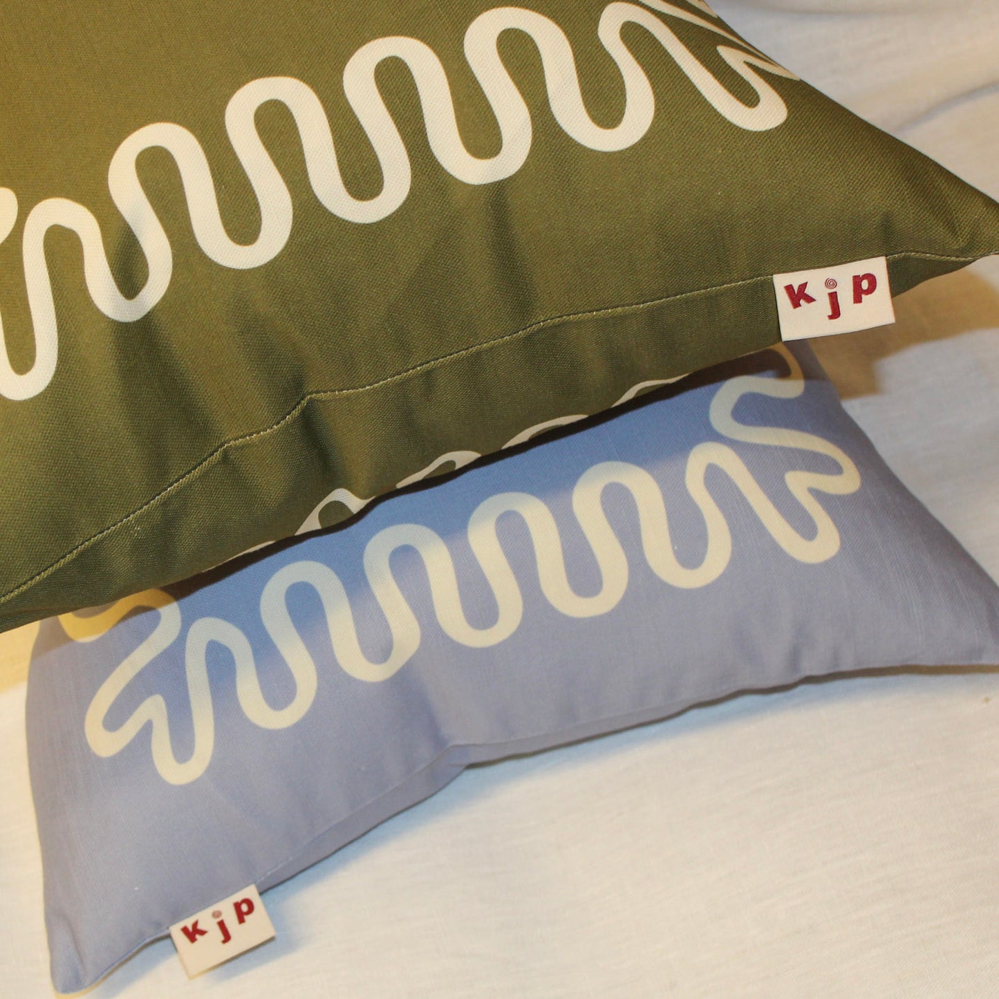 Pillow / Meander / Frog