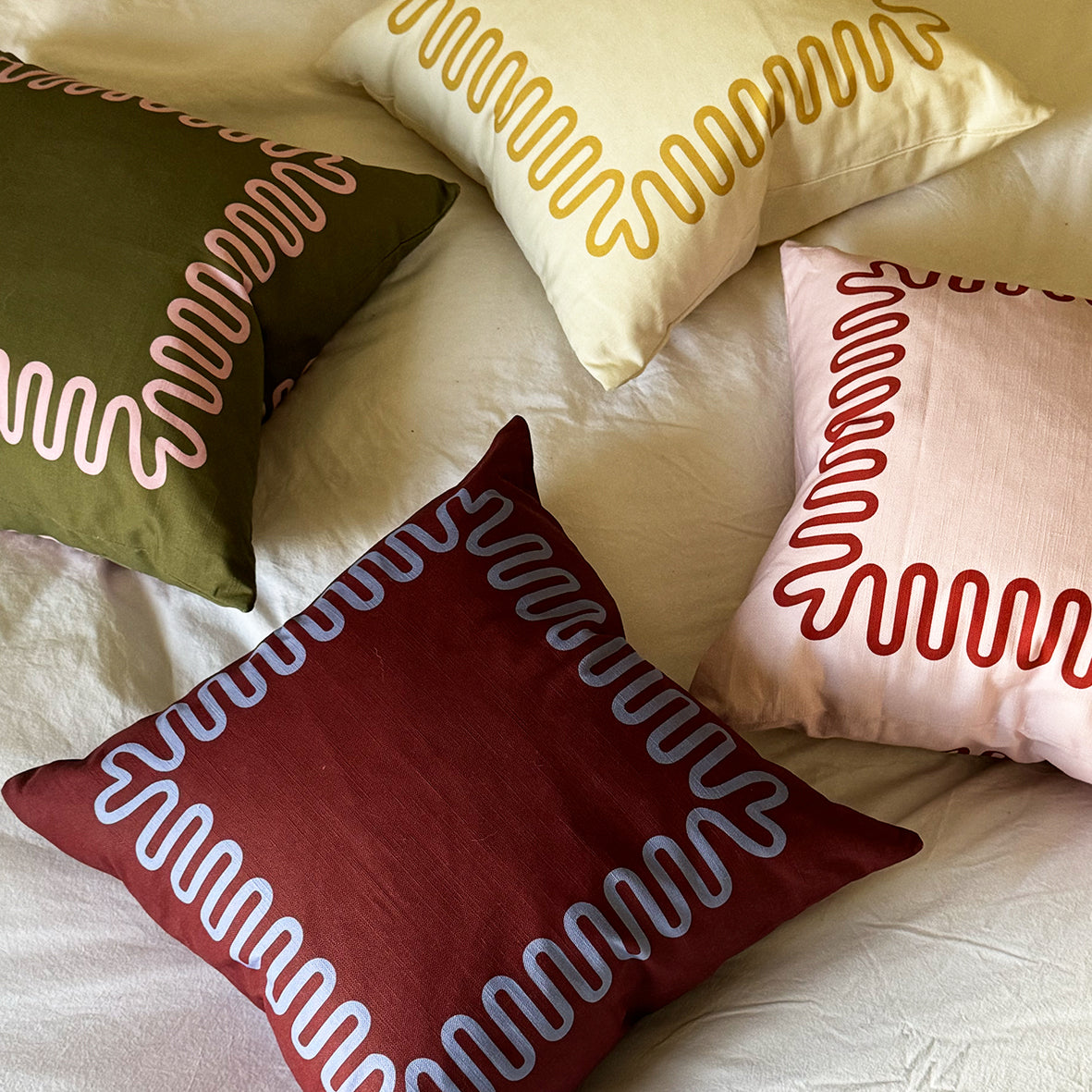 Pillow / Meander / Raspberry Jam